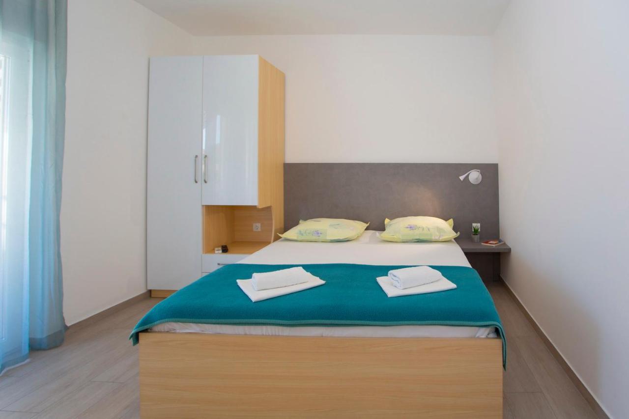 Apartments Loncar Tucepi Exterior photo