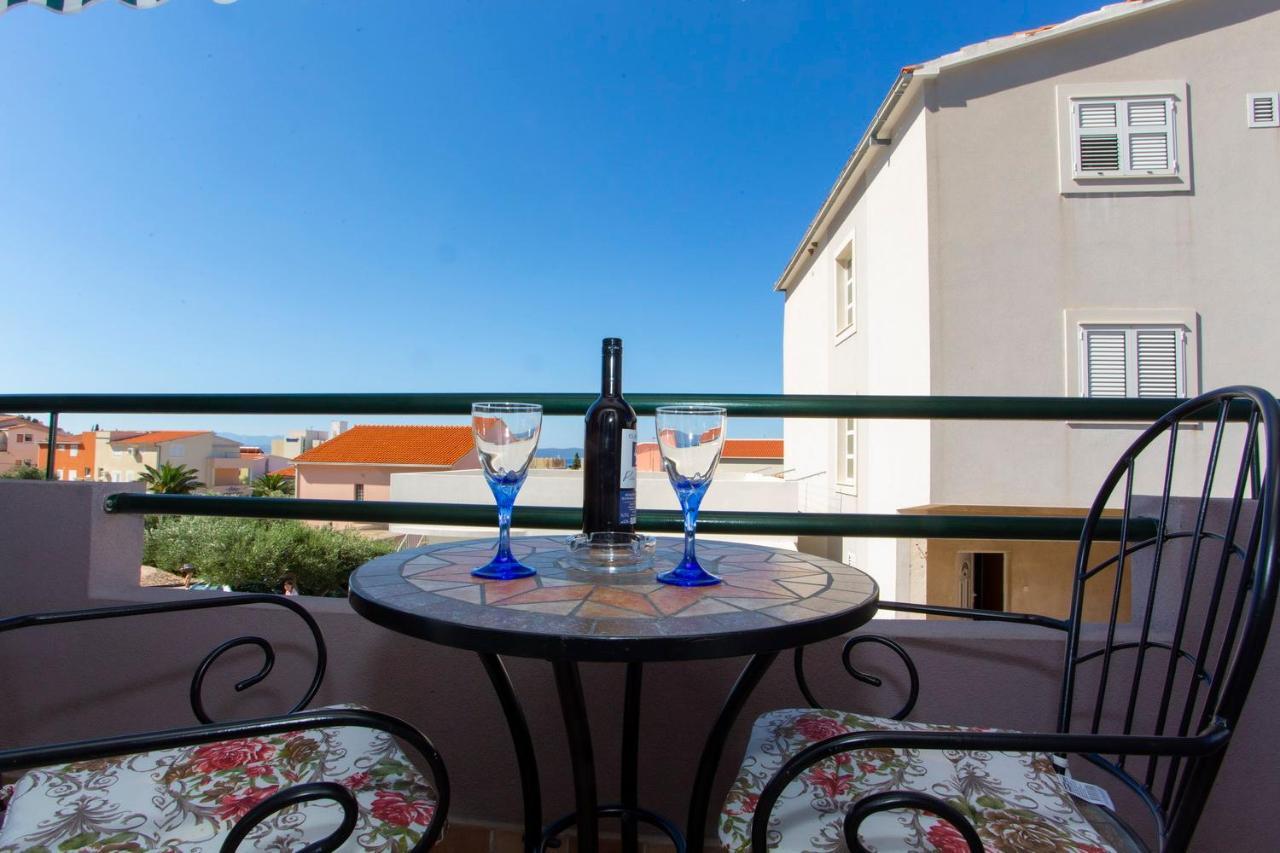 Apartments Loncar Tucepi Exterior photo