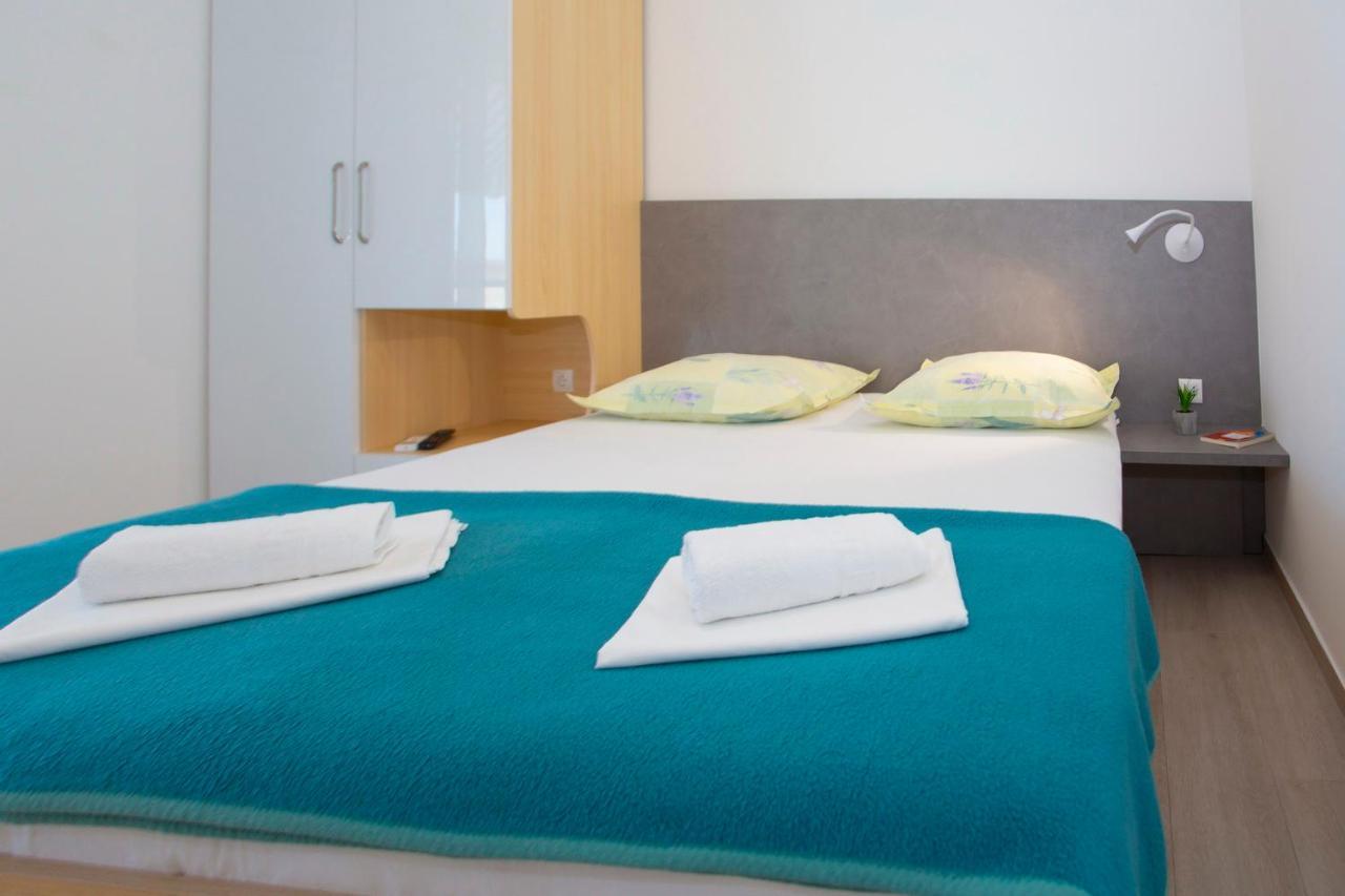 Apartments Loncar Tucepi Exterior photo