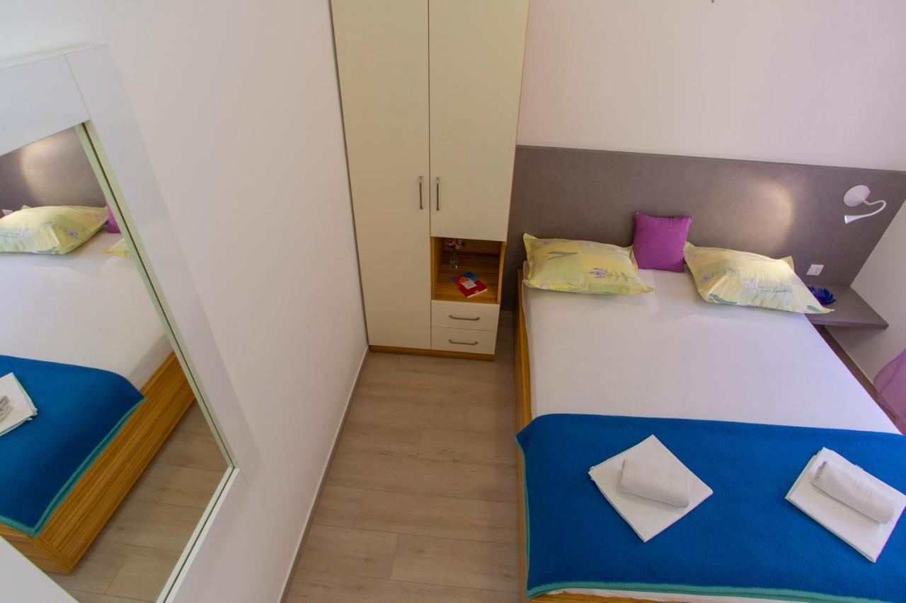 Apartments Loncar Tucepi Exterior photo