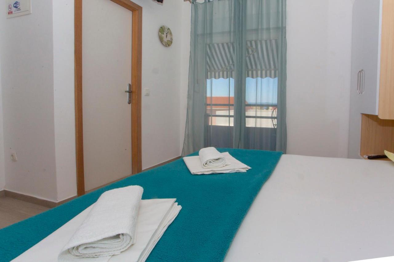 Apartments Loncar Tucepi Exterior photo