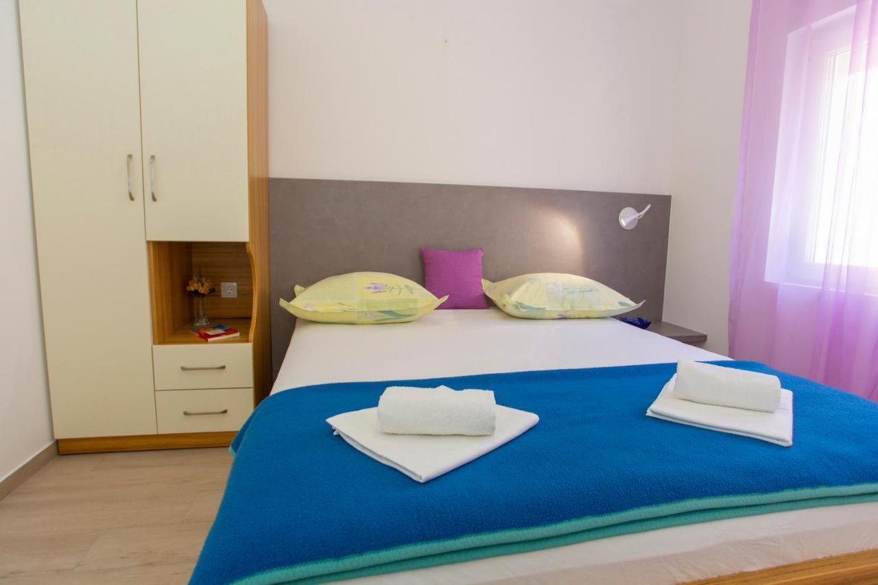 Apartments Loncar Tucepi Exterior photo