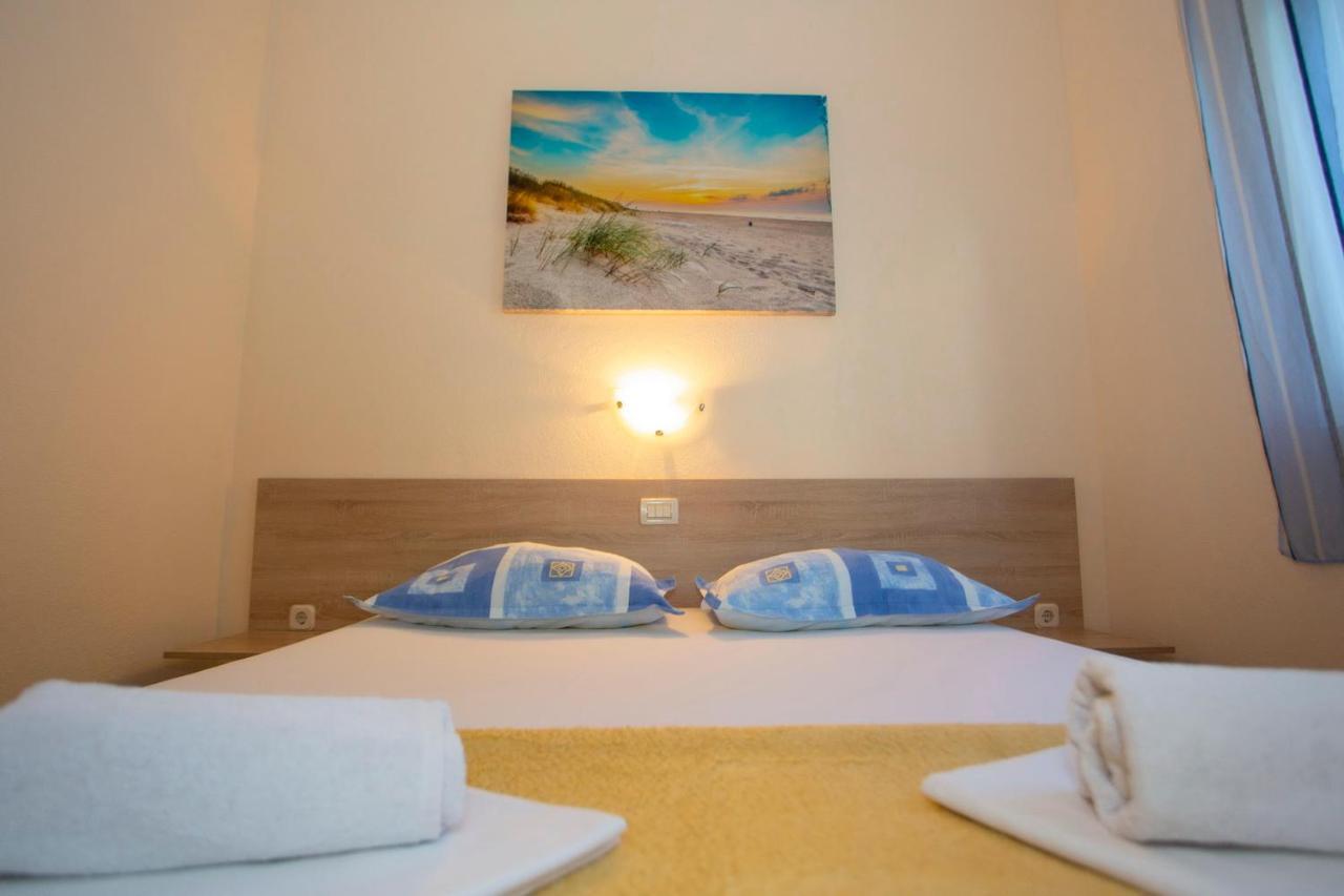 Apartments Loncar Tucepi Exterior photo