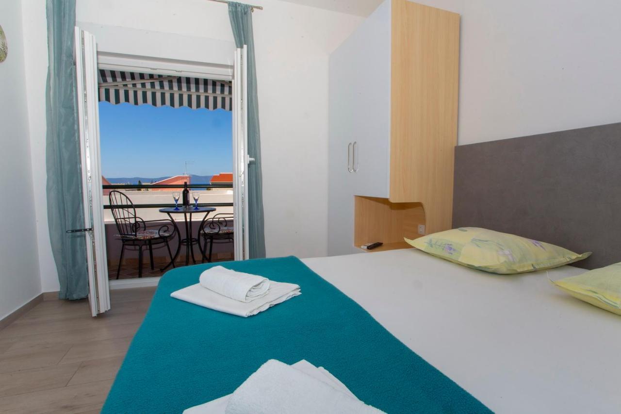 Apartments Loncar Tucepi Exterior photo