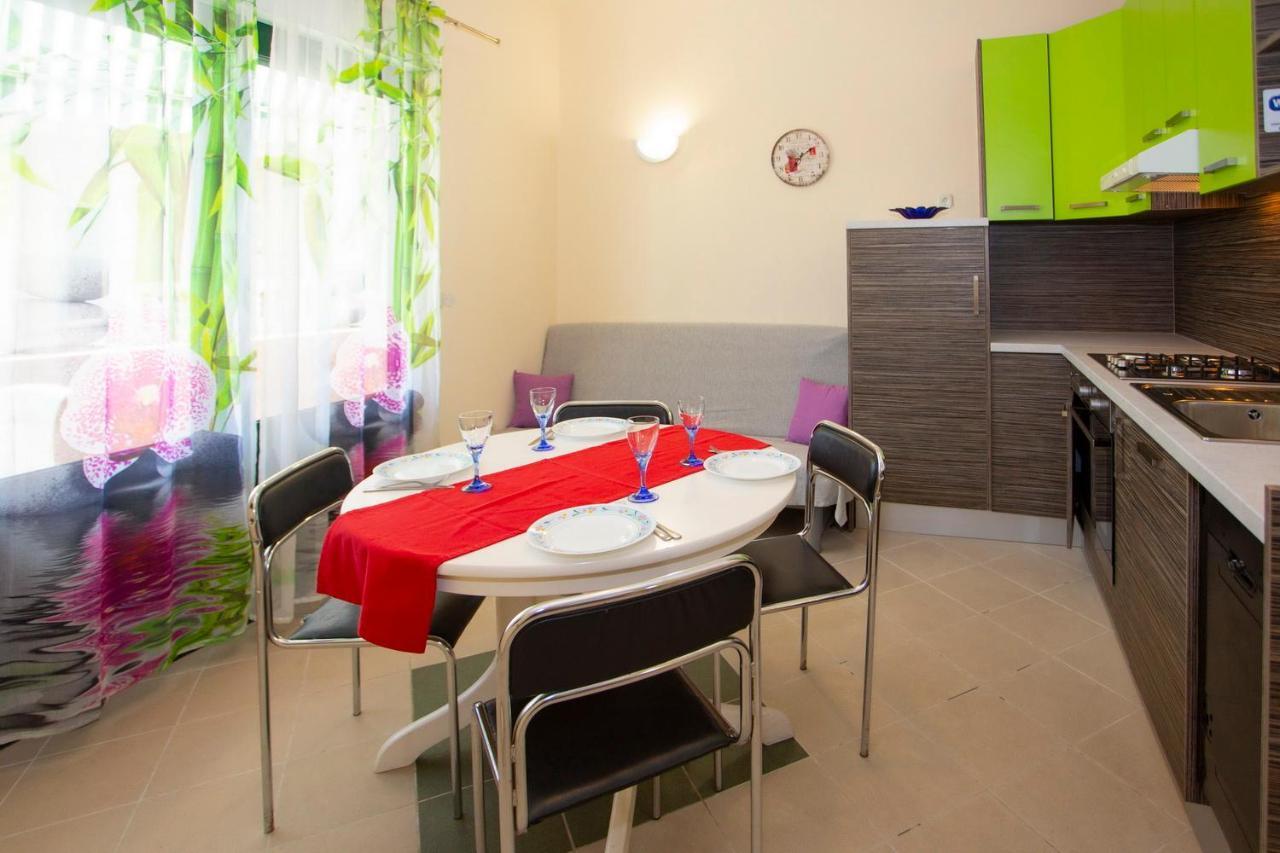 Apartments Loncar Tucepi Exterior photo