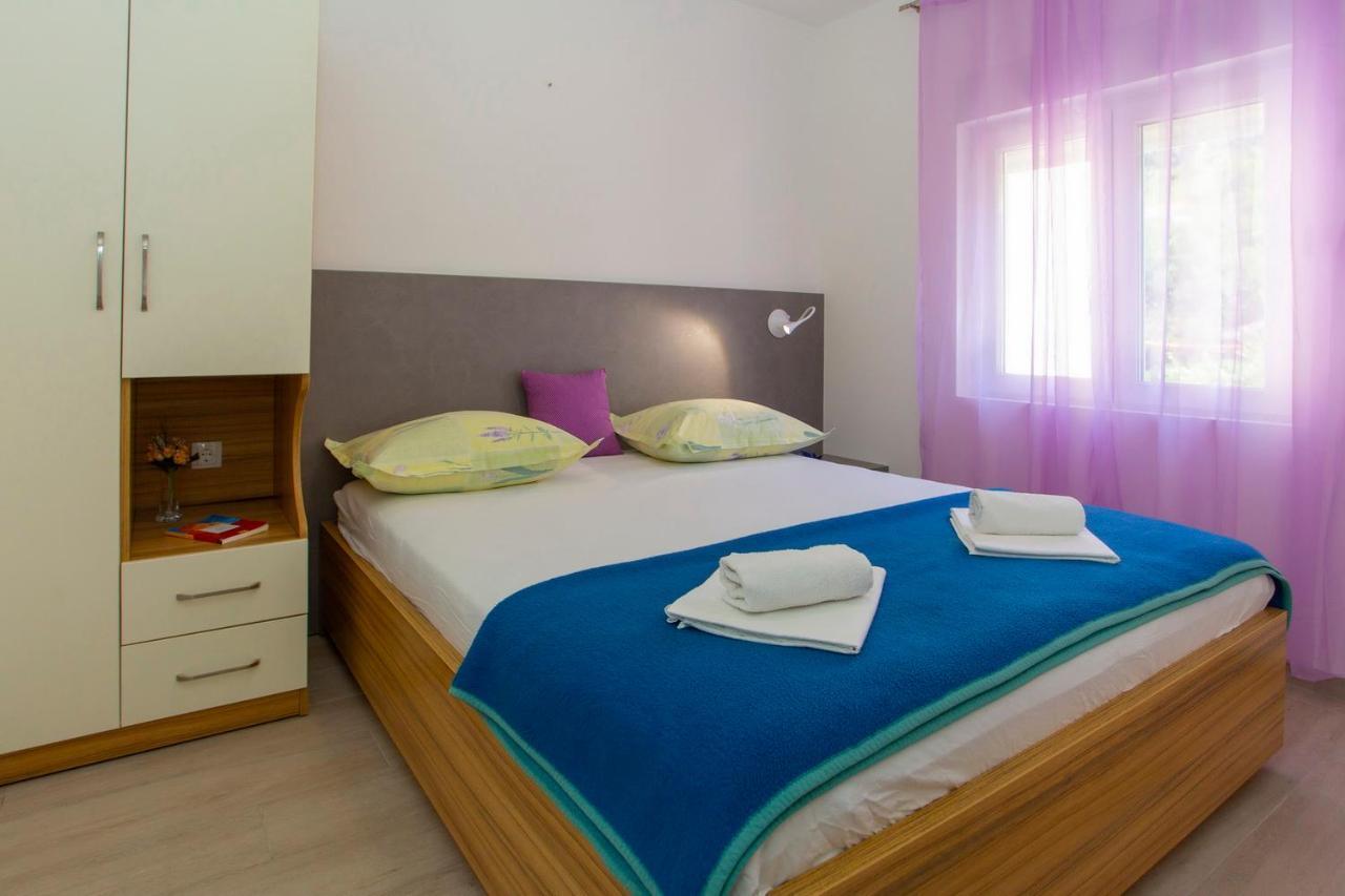 Apartments Loncar Tucepi Exterior photo