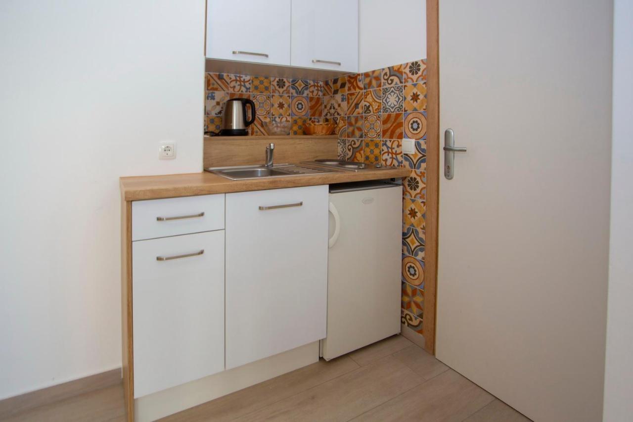 Apartments Loncar Tucepi Exterior photo