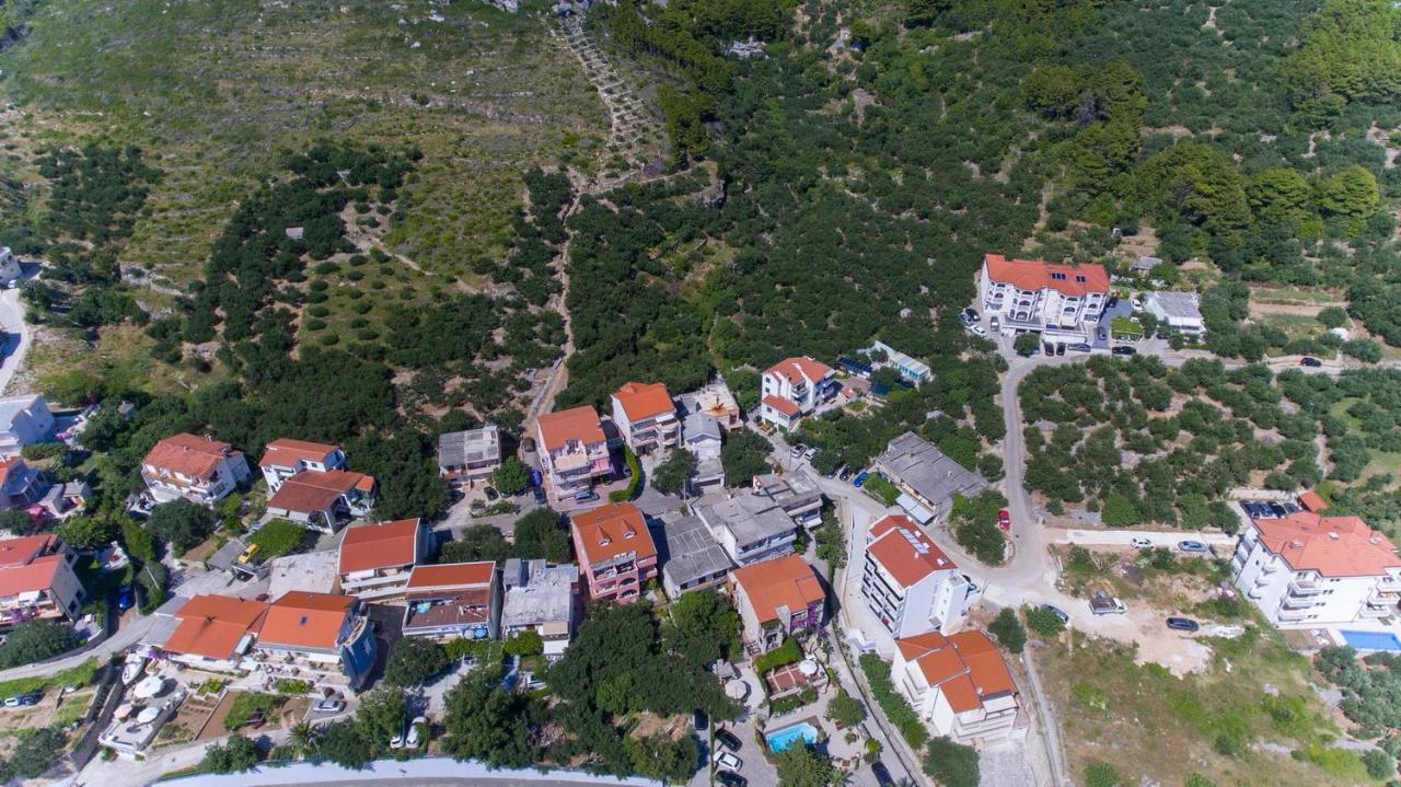 Apartments Loncar Tucepi Exterior photo