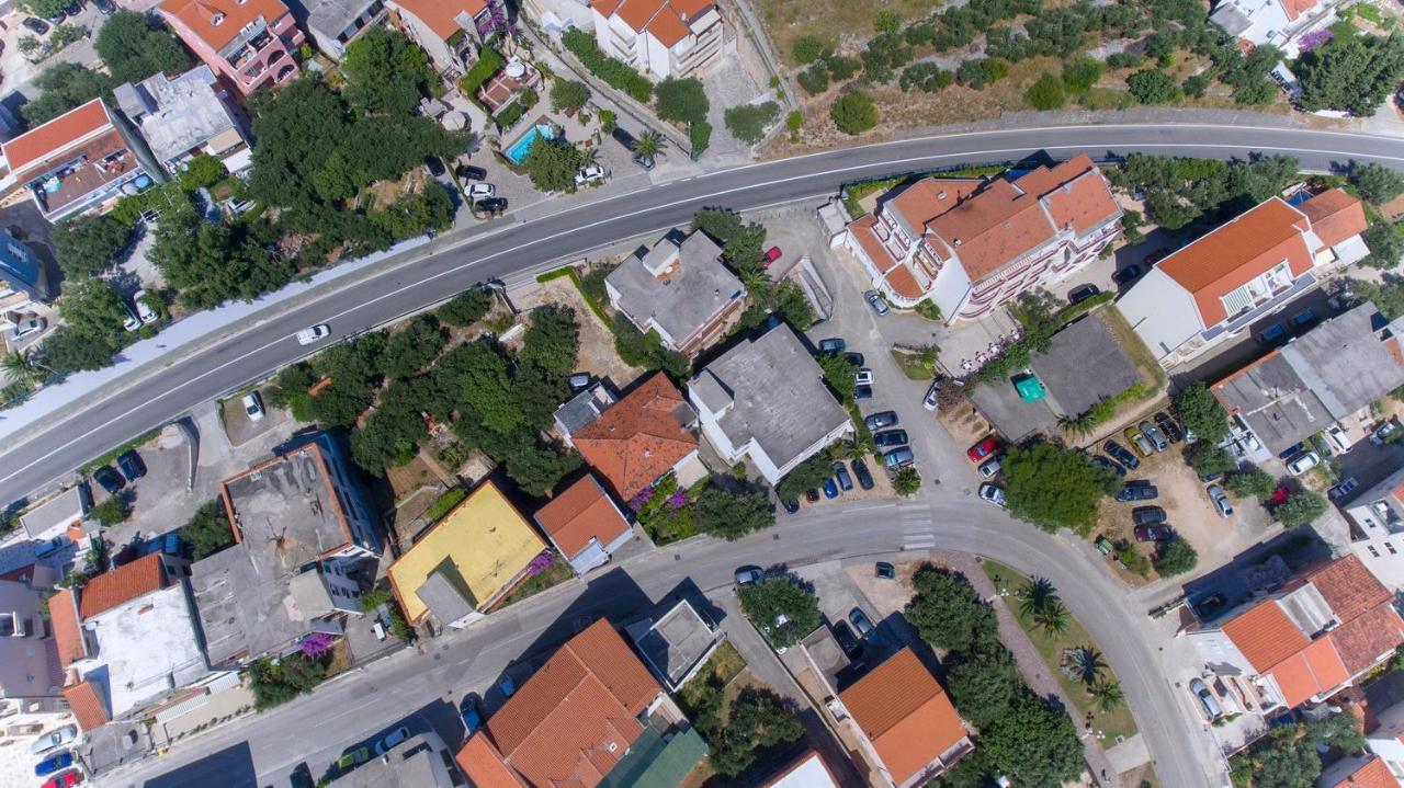 Apartments Loncar Tucepi Exterior photo